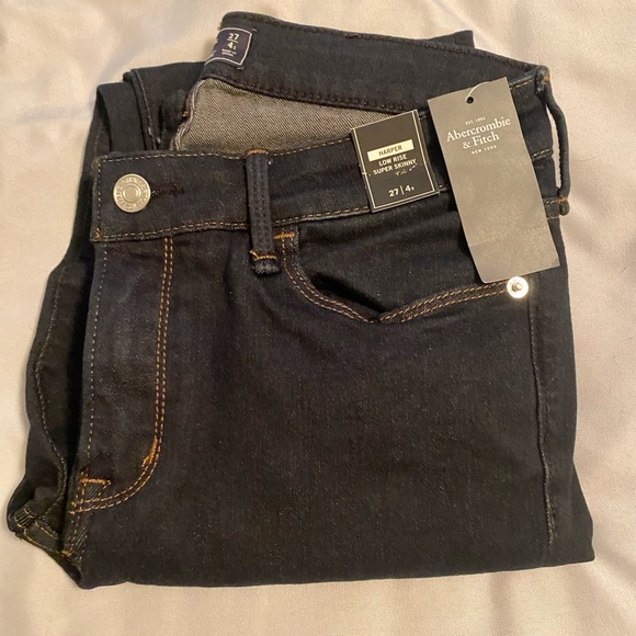 A&F new. SIZE 27 Short (ankle) or sz 4 - Picture 9 of 10